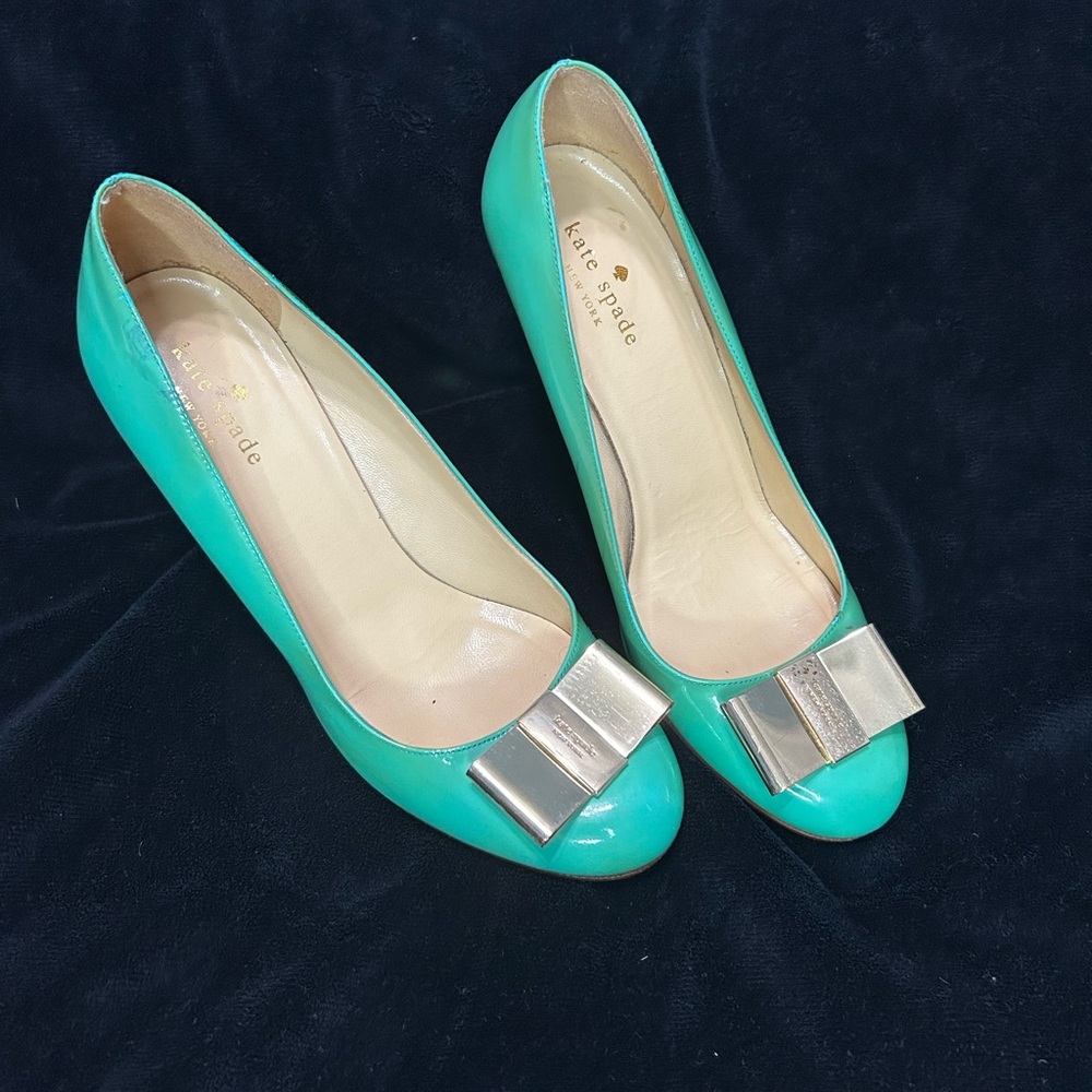 Kate Spade Teal heels with Gold metal bow